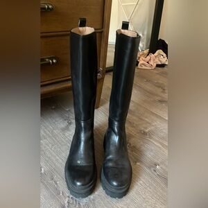 madewell poppy tall lugsole boot black in size 7 medium